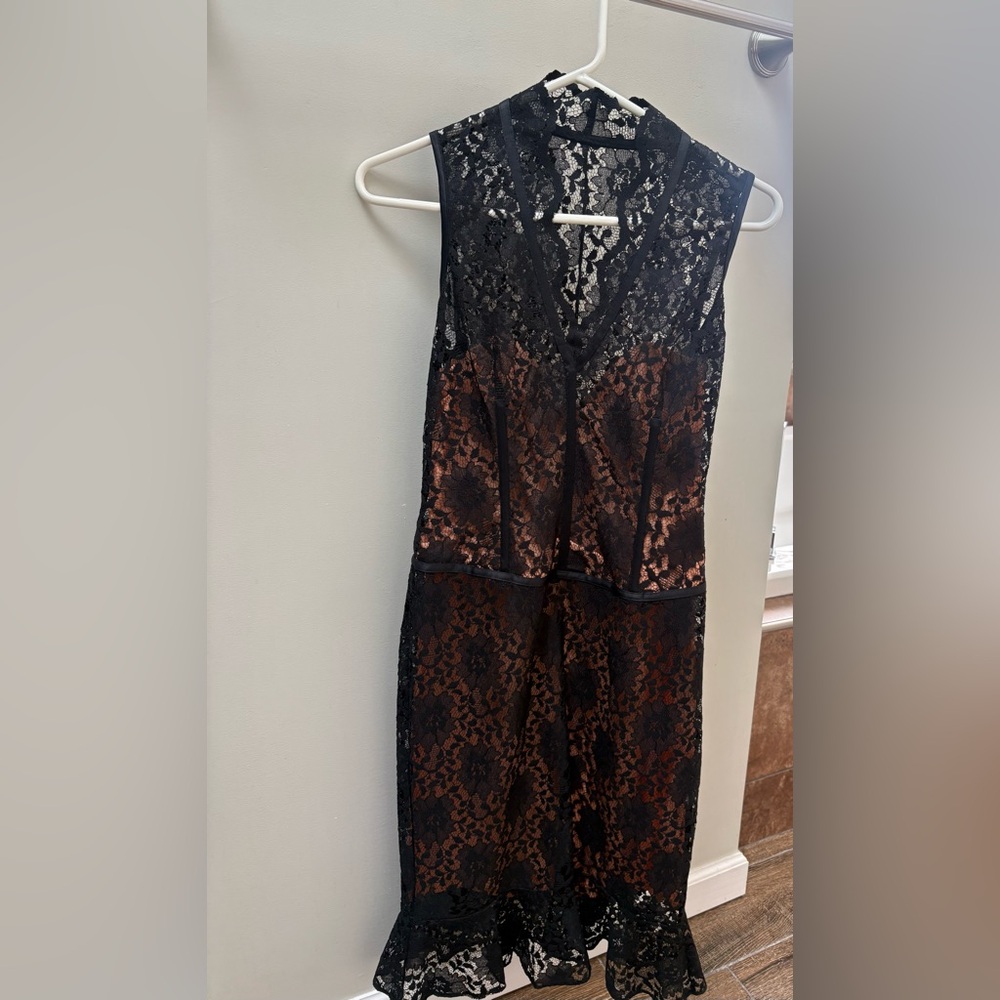 Laundry By Shelli Segal Black and Nude Lace Dress
